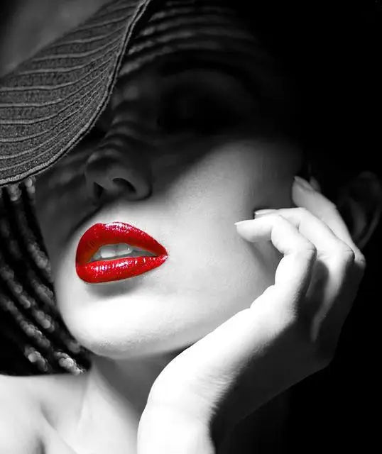 Elegant Red Lips Woman Poster And Print Modern Wall Art Canvas Painting Black White Pictures For Living Room Home Decor