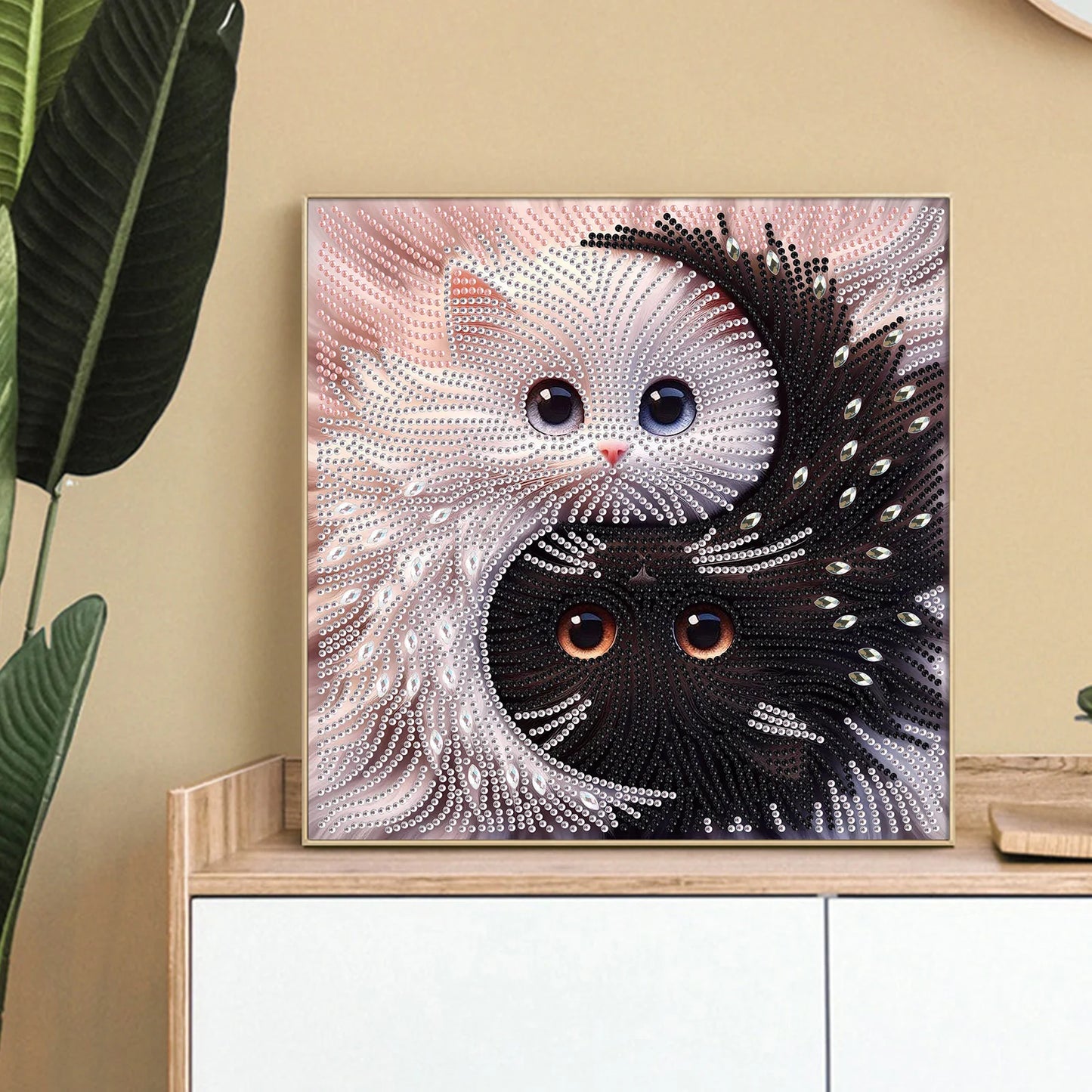 Kitten Special, Ying And Yang Shape DIY Diamond Art Painting Kit, Crystal Partial Diamond